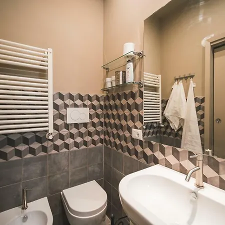 Colosseum Nest * Rom