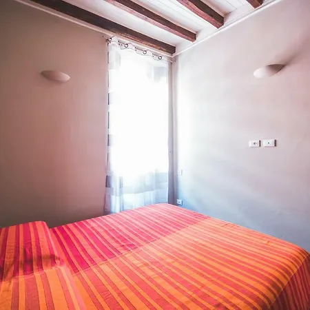 Colosseum Nest * Rom